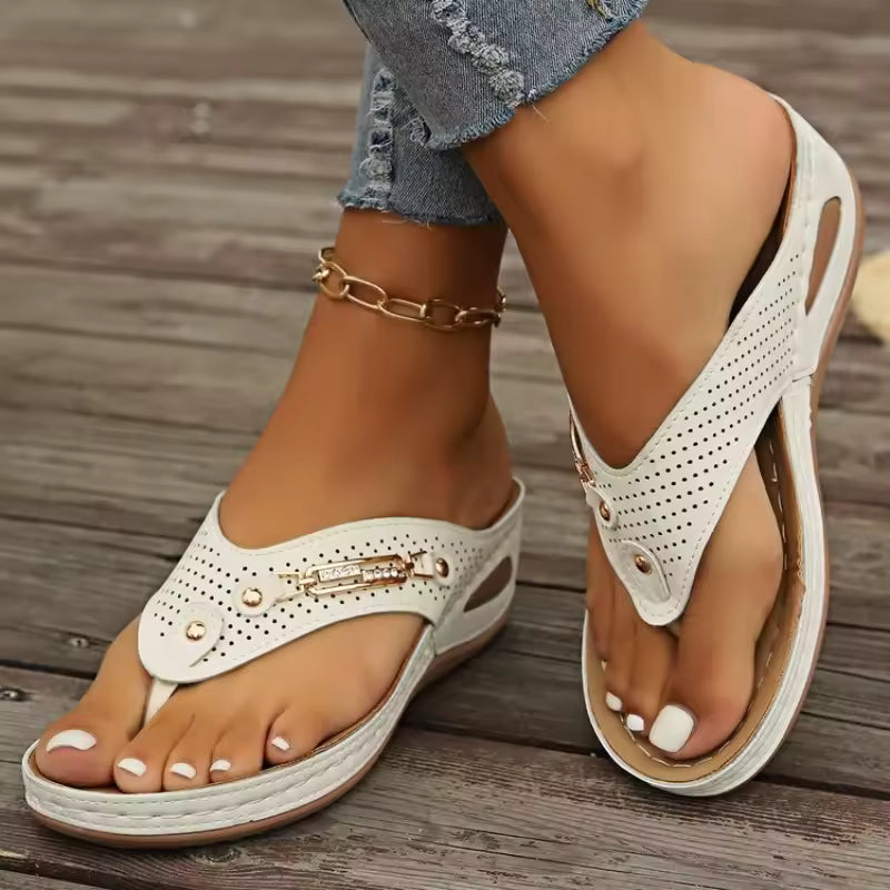 Women's Slippers Summer New Fashion Metal Button Slides Shoes Wedge Beach Sandals Women Outside Platform Leisure Flip Flops
